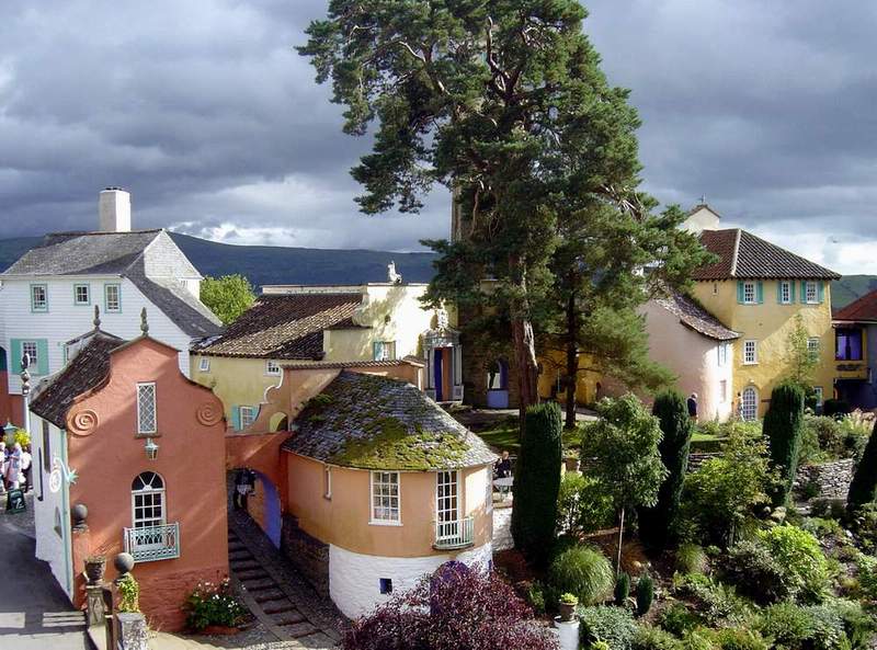 The Tim Harris Portmeirion Gallery Website - Over 1000 photographs